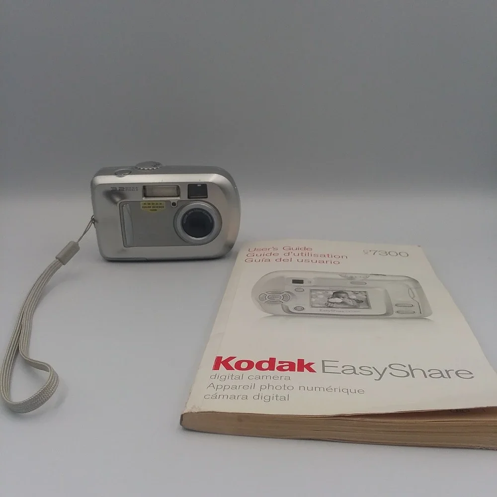 Kodak EasyShare CX7300 3.2MP Digital Camera &‎ Manual Silver - Tested Working